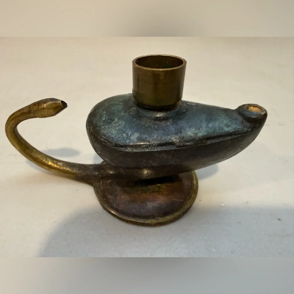 Vintage Miniature brass oil‎ Aladdin style Lamp Candleholder